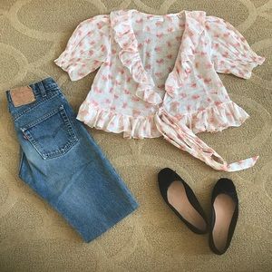 Vintage Levi’s 505 Jeans Size 26
• Labeled: US 28